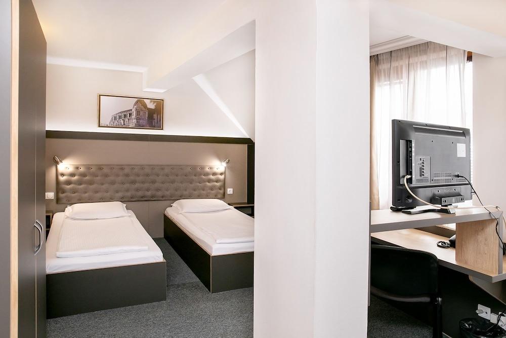 Niky Hotel 3*