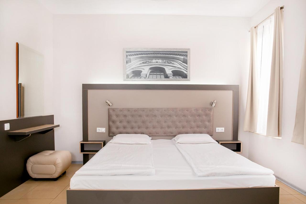 Hotel Niky 3*